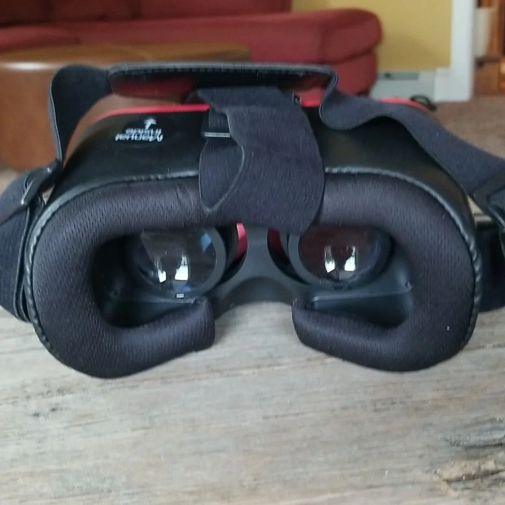 Virtual Reality Smartphone Headset